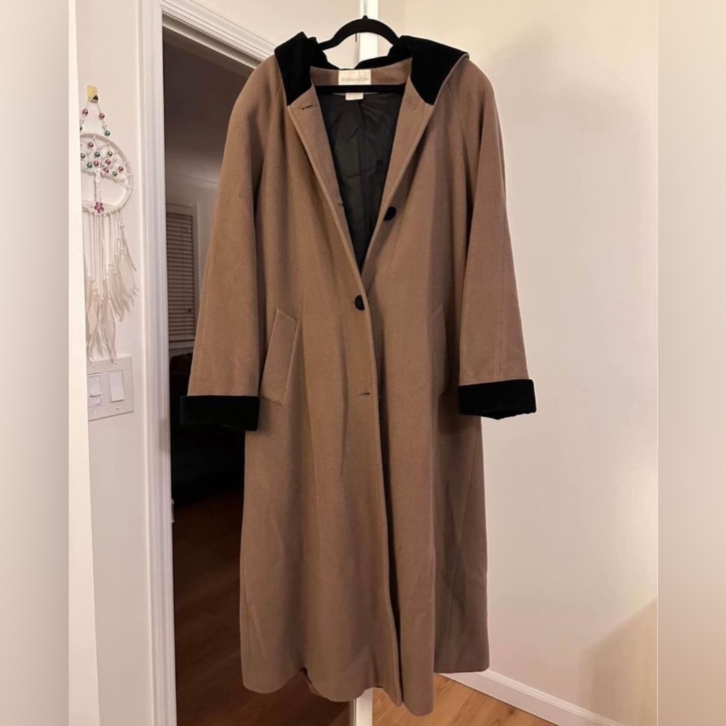 Beautiful, Tan Colored Vintage Wool Coat